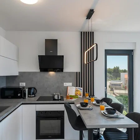 Ap. No. 6 - Sea Breeze Trogir