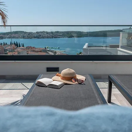 Ap. No. 6 - Sea Breeze * Trogir